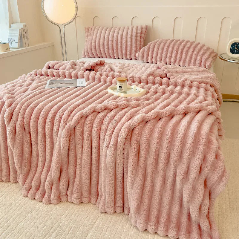 Luxury Chunky Puffy Blanket – Ultra Soft Plush Comfort Bed Throw