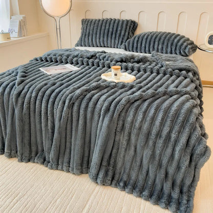 Luxury Chunky Puffy Blanket – Ultra Soft Plush Comfort Bed Throw